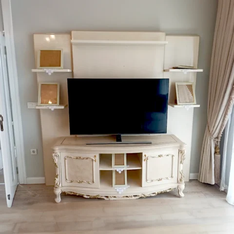 Vintage Tv ünitesi ve TV